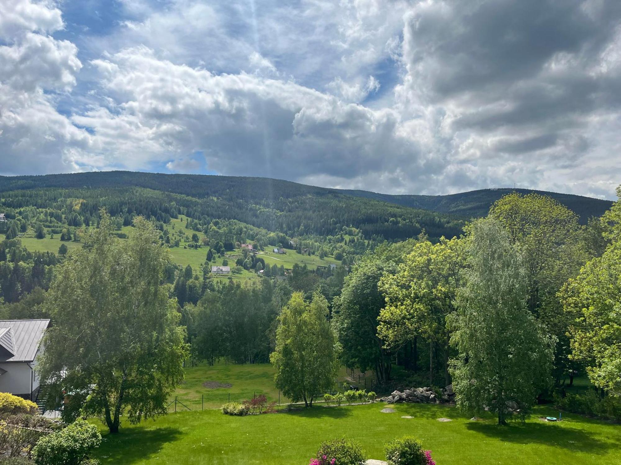 Apartamety I Pokoje Goscinne Na Jaskolczej Świeradów-Zdrój Exterior foto
